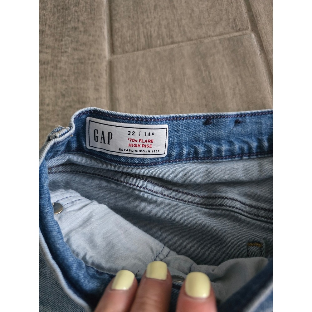 GAP 70s Flare High Rise Patched Two Tone Jeans Light Wash Raw Hem 32 14R Womens - Picture 9 of 11